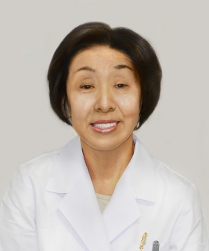 院長 三石知左子